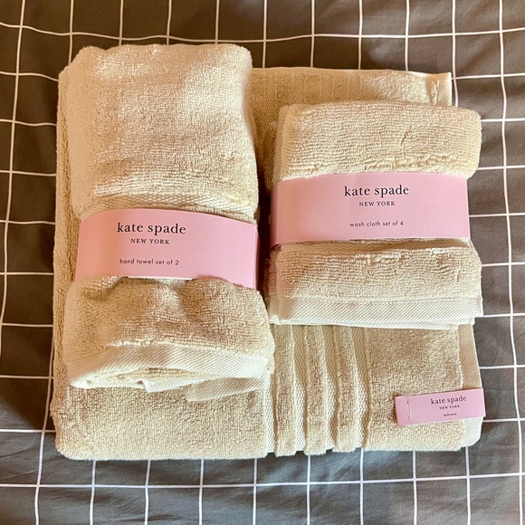 Kate Spade Towel Set - Picture 3 of 5